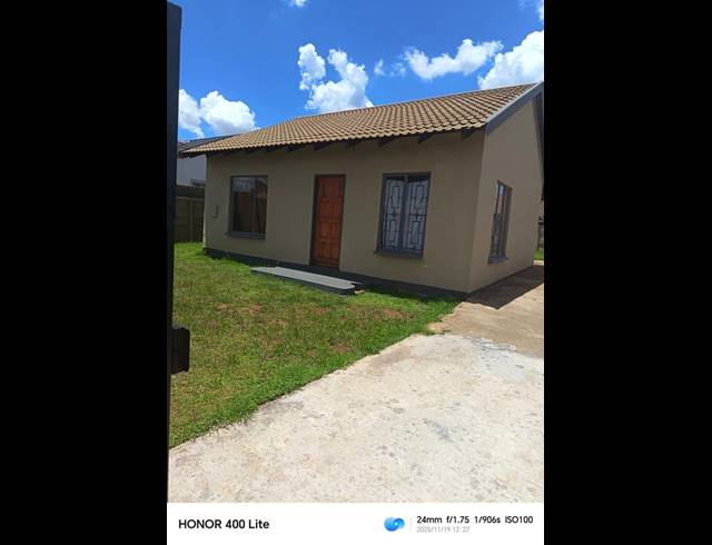 2 BEDROOM HOUSE FOR SALE IN SEBOKENG ZONE 17